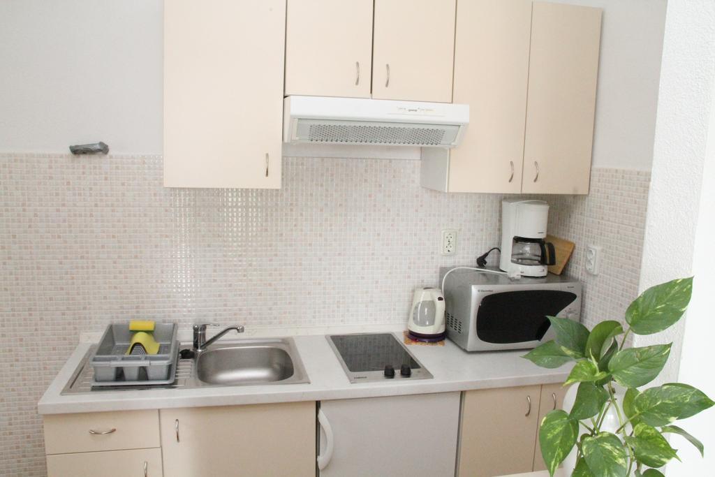 Milic Apartments Макарска Стая снимка