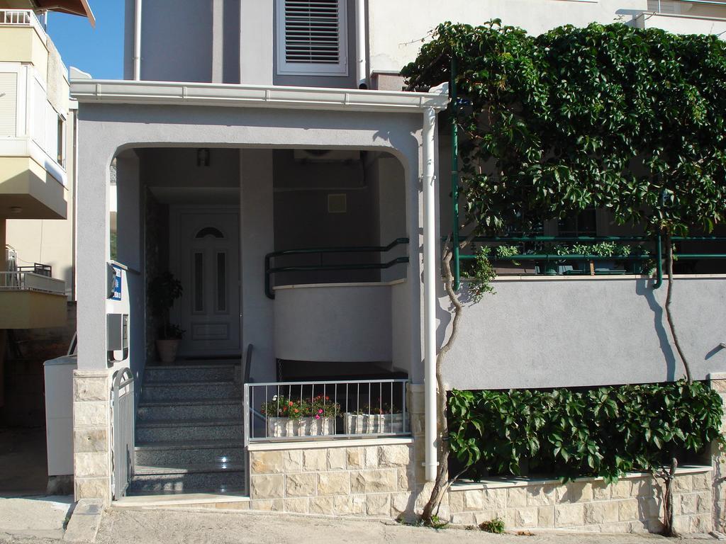 Milic Apartments Макарска Екстериор снимка