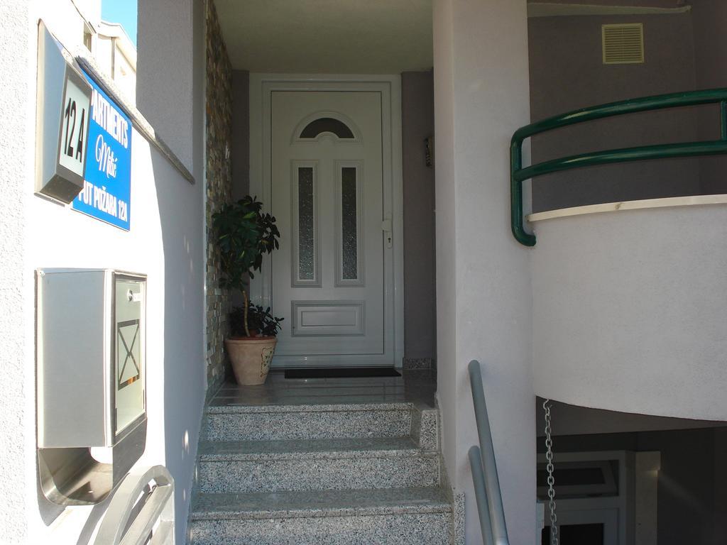 Milic Apartments Макарска Екстериор снимка