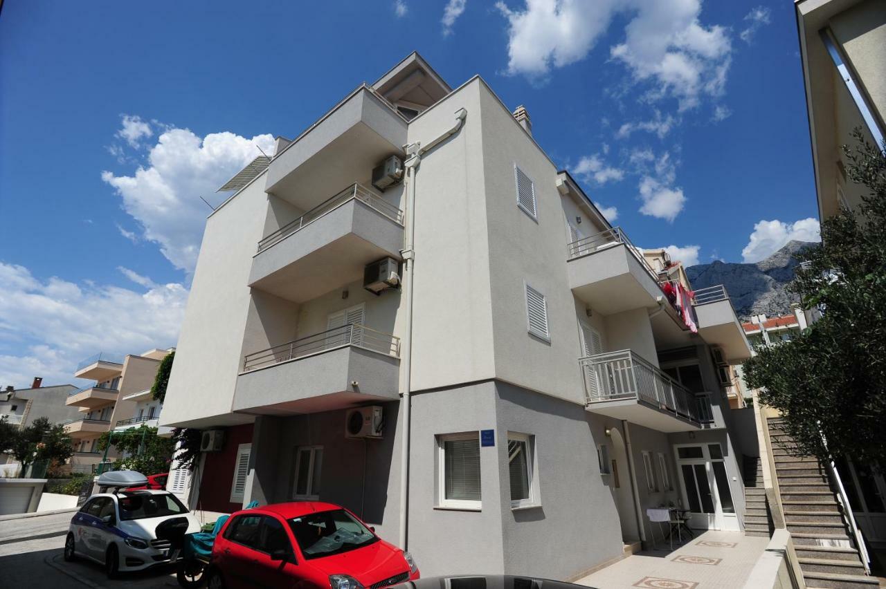 Milic Apartments Макарска Екстериор снимка