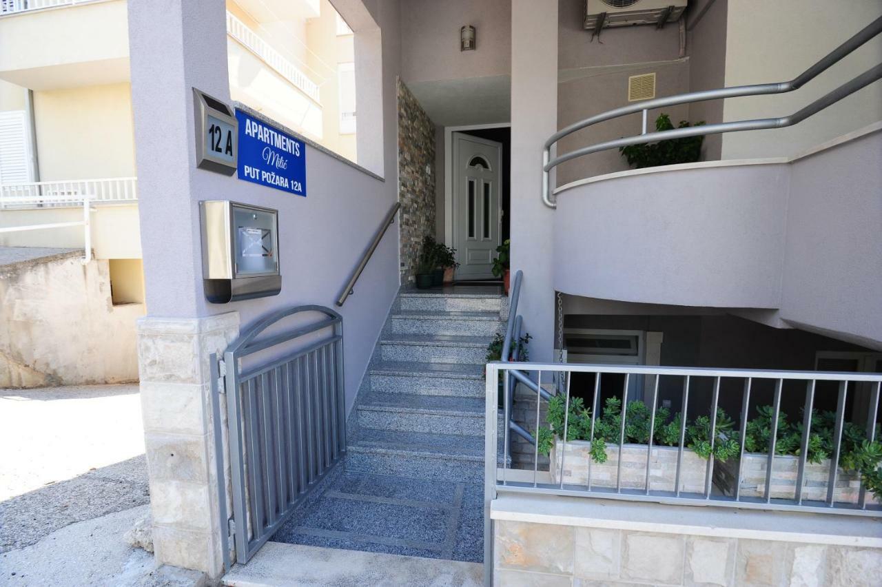Milic Apartments Макарска Екстериор снимка